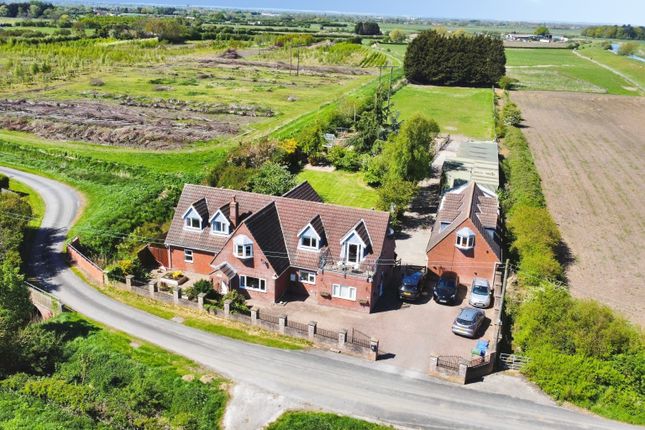 4 bed property, in Ferry Lane, £675,000