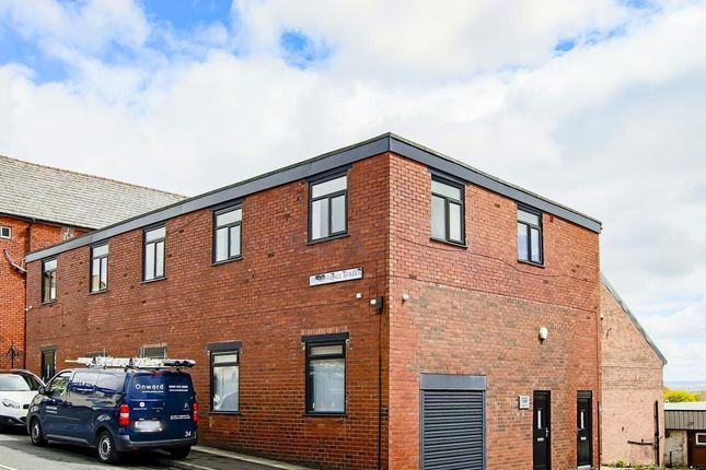 4 bed property, in Britannia Street, £250,000