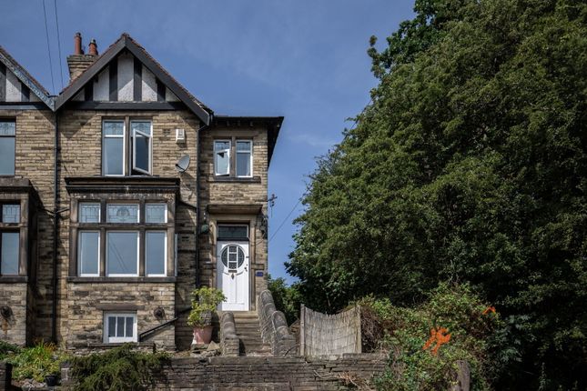 3 bed property, in Bradford Road, £280,000