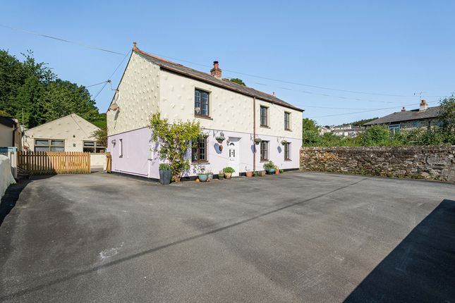 4 bed property, in The Lawn, £375,000
