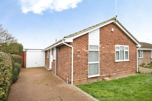 2 bed property, in Bree Avenue, £325,000