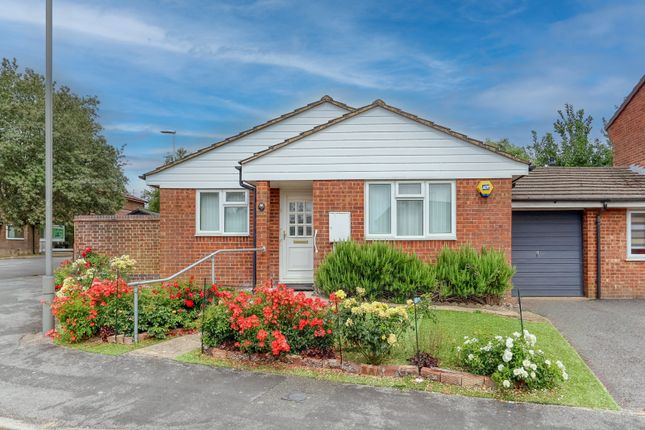 2 bed property, in Abbots Way, £400,000