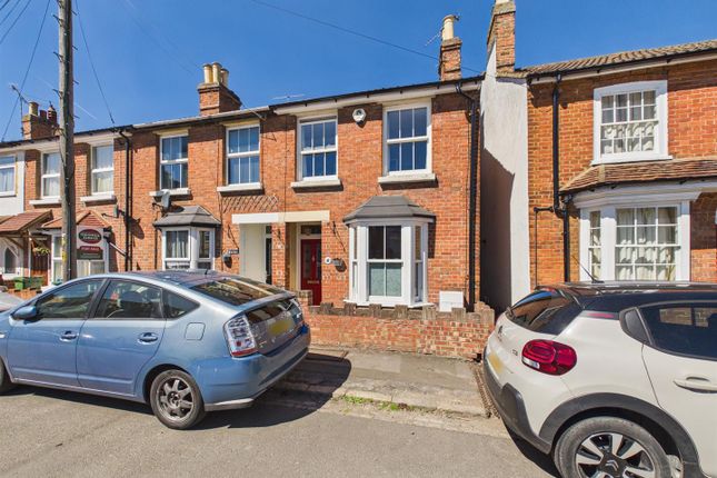 2 bed property, in West Street, £290,000