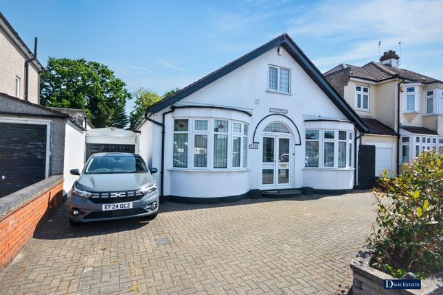 2 bed property, in Ardleigh Green Road, £625,000