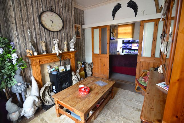 3 bed property, in David Street, £60,000