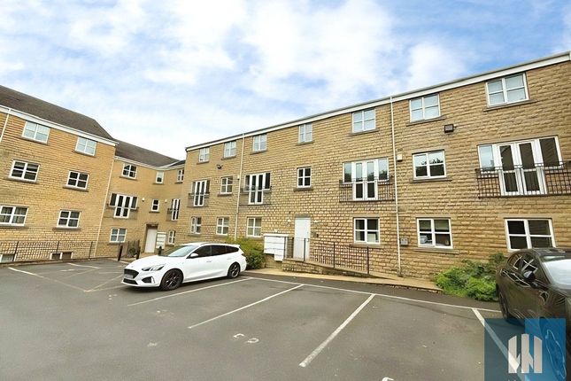 2 bed property, in Croft Court, £75,000