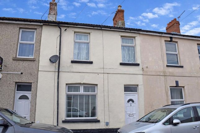 4 bed property, in Crofts Street, £260,000