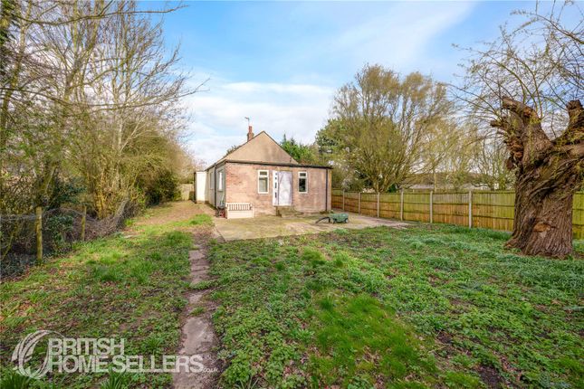 2 bed property, in Drove Road, £205,000