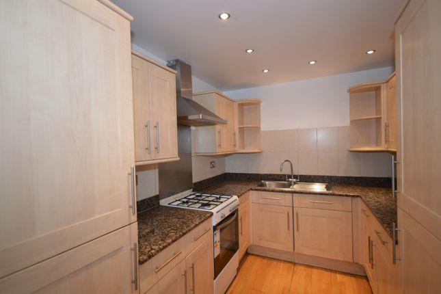 1 bed property, in Green Street, £250,000