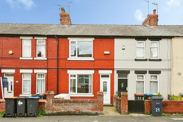 2 bed property, in Livingstone Road, £75,000
