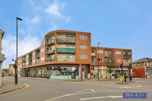 2 bed property, in Bell Road, £299,950