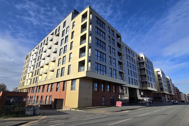 1 bed property, in Flat Adelphi Wharf, £80,000