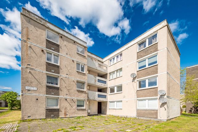 2 bed property, in 24/3 Calder View, £115,000