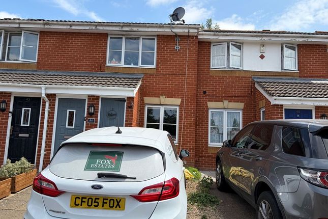 2 bed property, in Poppy Close, £355,000