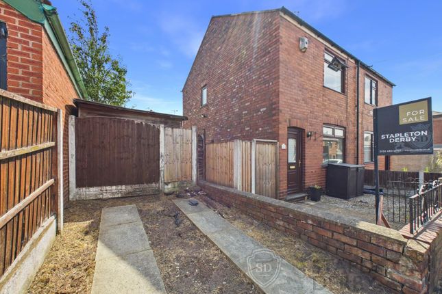 2 bed property, in Brook Street, £160,000