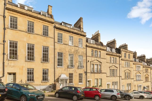 1 bed property, in Burlington Street, £325,000