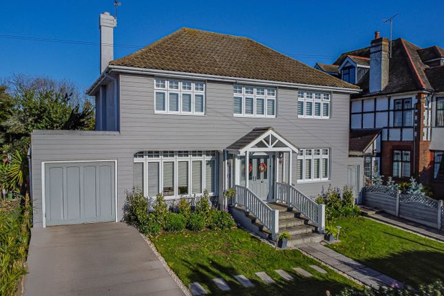 4 bed property, in Kings Road, £950,000
