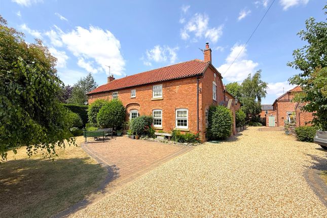 5 bed property, in Barkestone Lane, £950,000