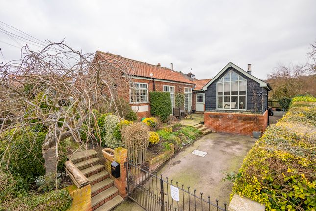 3 bed property, in Stanstead, £375,000