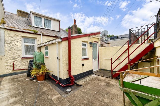 2 bed property, in Glenmore Road, £135,000