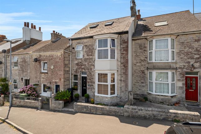 4 bed property, in Park Road, £450,000