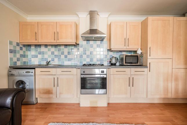 1 bed property, in Stakes Road, £160,000