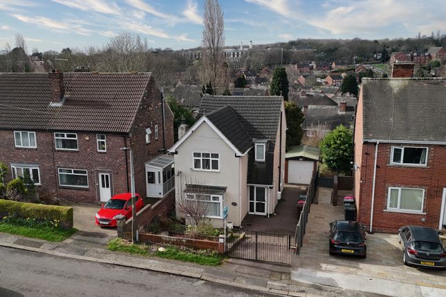 3 bed property, in Oakwood Grove, £220,000