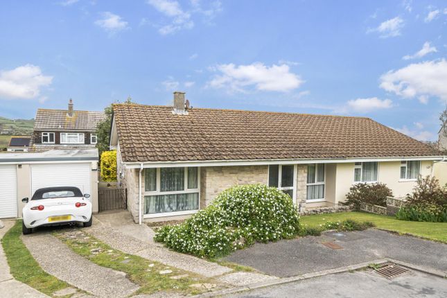 3 bed property, in Alderbury Close, £365,000