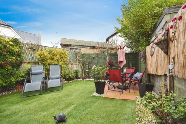 3 bed property, in Crow Hill, £325,000