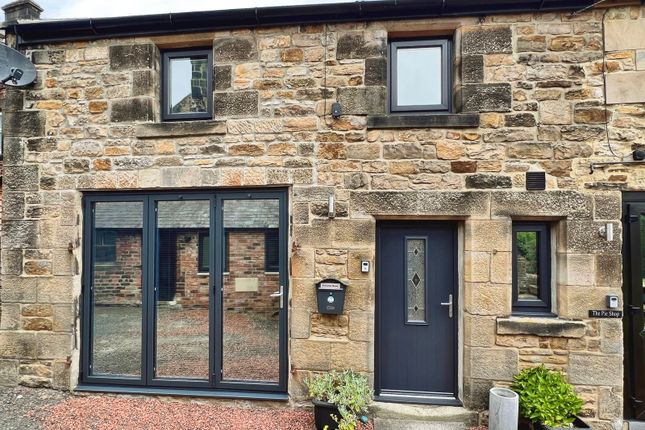 2 bed property, in Plashetts & The Coach House, £260,000