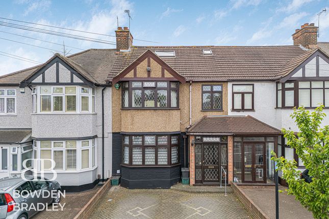 4 bed property, in Greenleafe Drive, £700,000