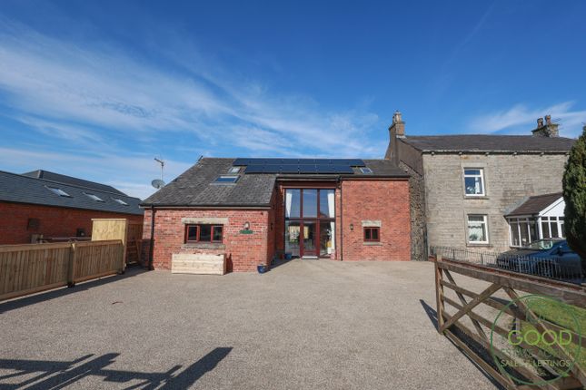 4 bed property, in Roots Lane, £675,000