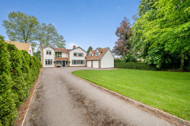 5 bed property, in Broad Bush, £900,000