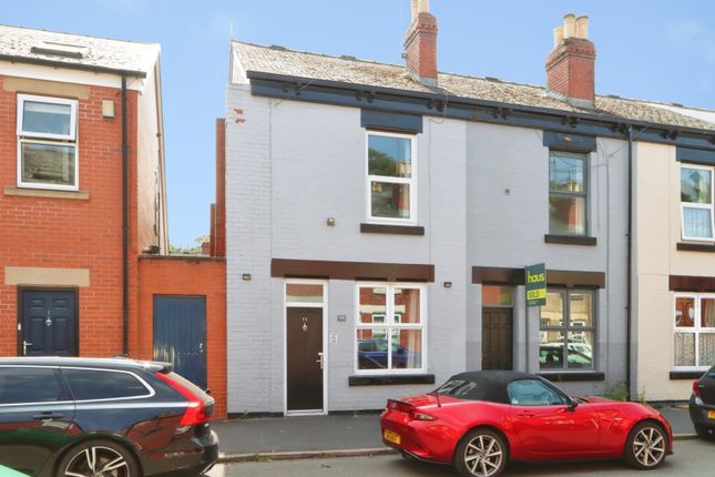 3 bed property, in Coniston Road, £220,000
