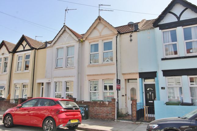 3 bed property, in Glasgow Road, £275,000