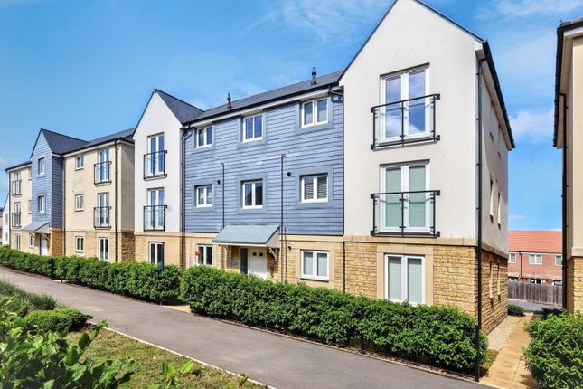 1 bed property, in 11 Mossie Walk, £180,000