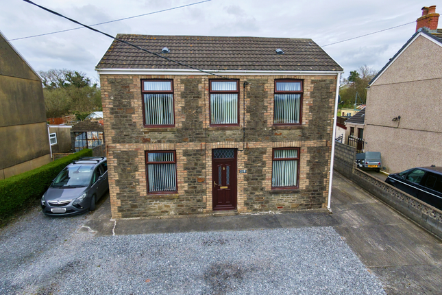 3 bed property, in Bryncaerau, £275,000
