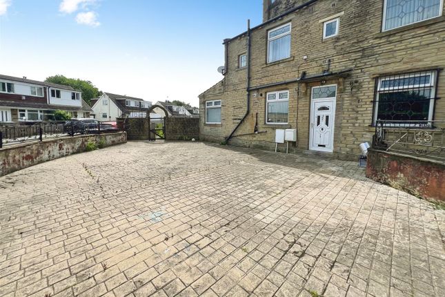 3 bed property, in Harrogate Road, £165,000