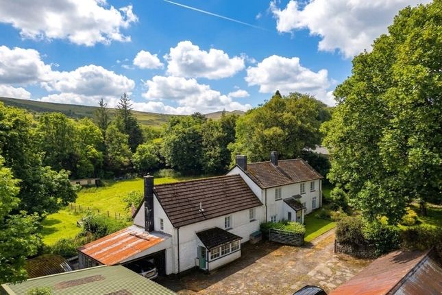 6 bed property, in Belstone, £875,000