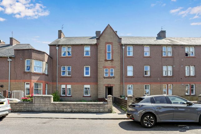 2 bed property, in 6D, £175,000