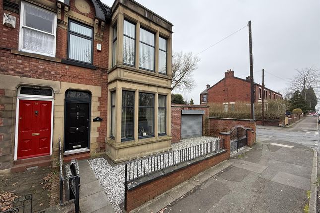 3 bed property, in Taunton Road, £450,000