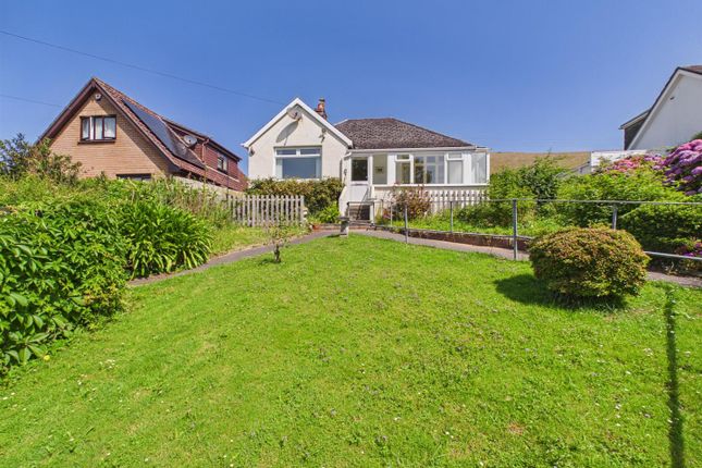 2 bed property, in Rosea Bridge Lane, £300,000