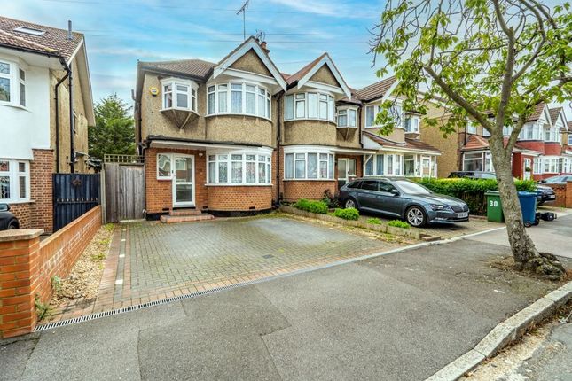 3 bed property, in Waverley Road, £775,000