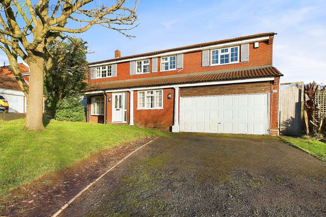 6 bed property, in Calder Drive, £480,000