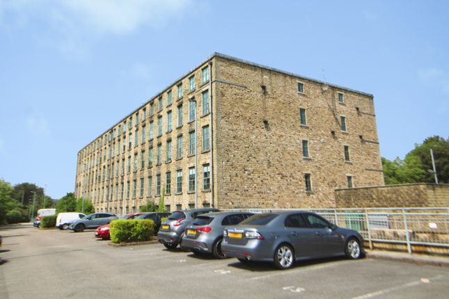 2 bed property, in Glossop Brook Road, £45,000