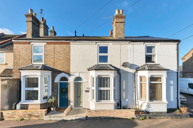 2 bed property, in Green Road, £260,000