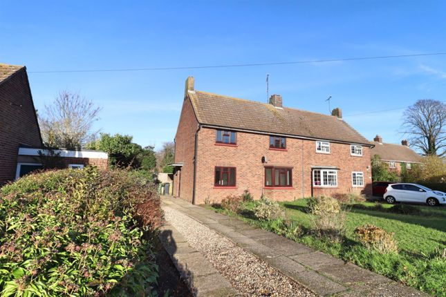3 bed property, in Vicarage Avenue, £375,000