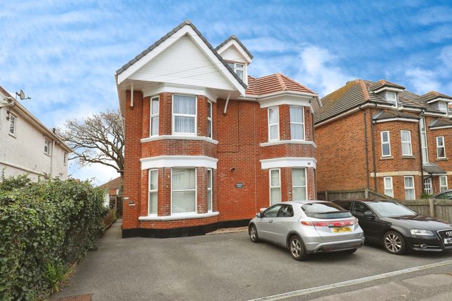 Studio, in Stourcliffe Avenue, £120,000