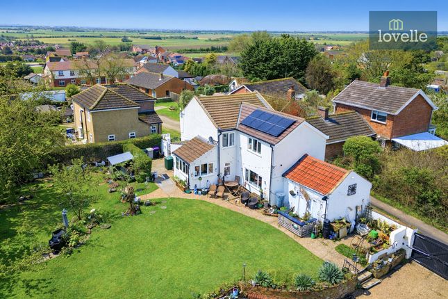 3 bed property, in The Hill, £395,000