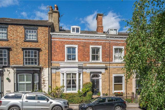 6 bed property, in York Place, £550,000